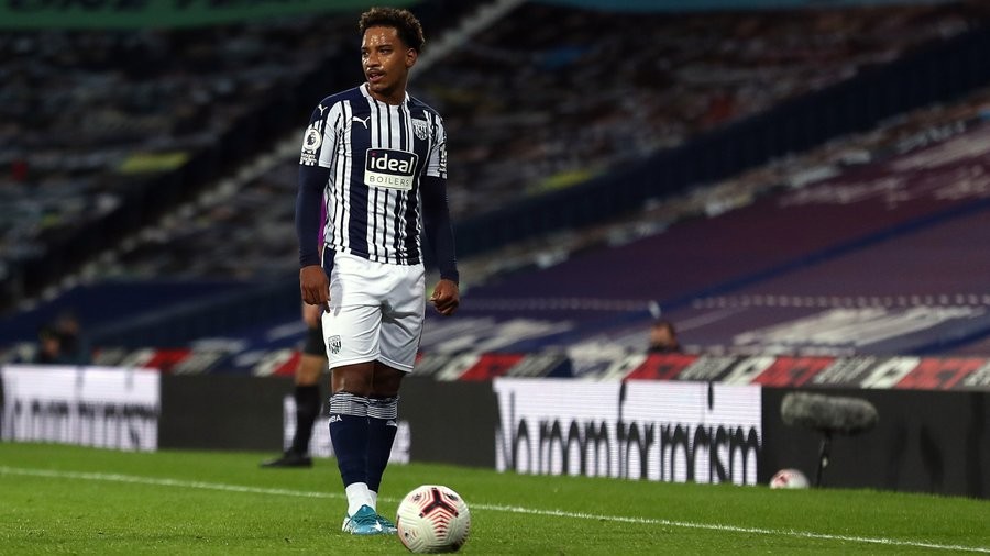 他都表现得 他都表现得