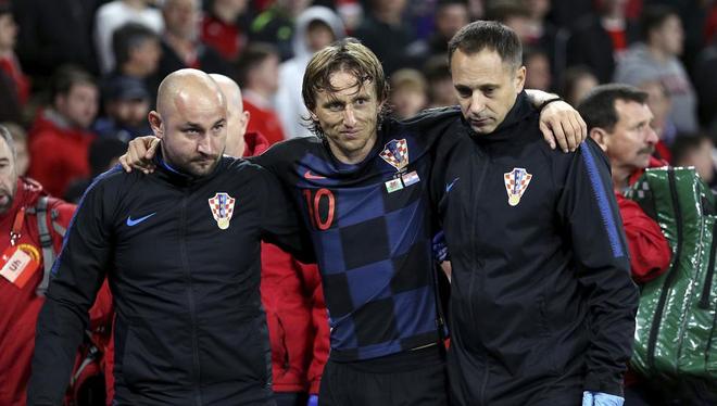 巨星都必须 巨星都必须