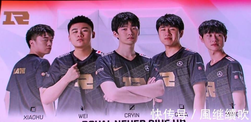 因素共同作 因素共同作